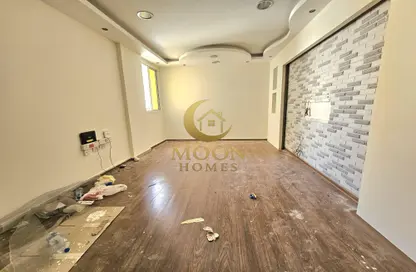 Apartment - 2 Bedrooms - 2 Bathrooms for rent in Umm Ghwailina Comm - Umm Ghuwalina - Umm Ghuwailina - Doha
