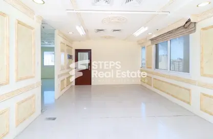 Office Space - Studio - 1 Bathroom for rent in Umm Ghwailina Comm - Umm Ghuwalina - Umm Ghuwailina - Doha