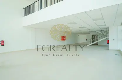 Warehouse - Studio for sale in East Industrial Street - Birkat Al Awamer - Al Wakra