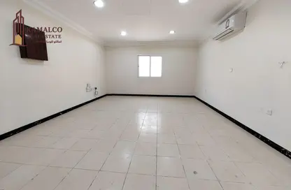 شقة - 3 غرف نوم - 3 حمامات للايجار في مبنى رمادا التجاري - شارع الروابي - المنتزه - الدوحة