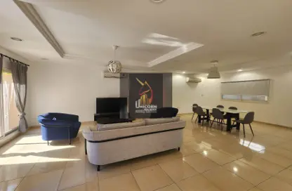 مجمع سكني - 4 غرف نوم - 4 حمامات للايجار في طريق سلوى - العزيزية - الدوحة