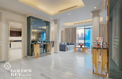 فيلا - 5 غرف نوم - 6 حمامات للايجار في ابراج باي - منطقة الأبراج - جزيرة اللؤلؤة - الدوحة