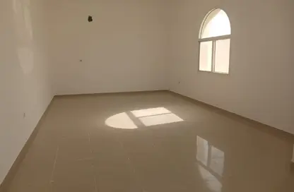 Villa - 6 Bedrooms - 7 Bathrooms for rent in Umm Qarn - Al Daayen