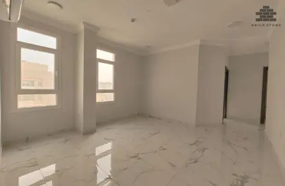 شقة - 3 غرف نوم - 2 حمامات للايجار في ام غوالينا تجارية - ام غويلينا - أم غويلينا - الدوحة