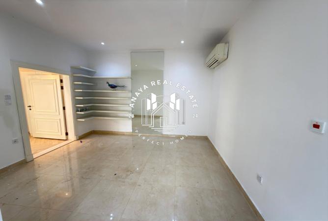 998390 - Property Main Image