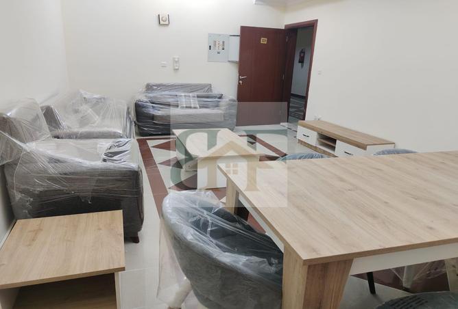 987611 - Property Image 2