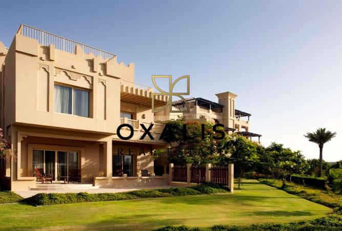 985393 - Property Image 2