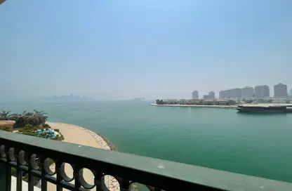 Townhouse - 1 Bedroom - 2 Bathrooms for sale in Viva East - Viva Bahriyah - The Pearl Island - Doha