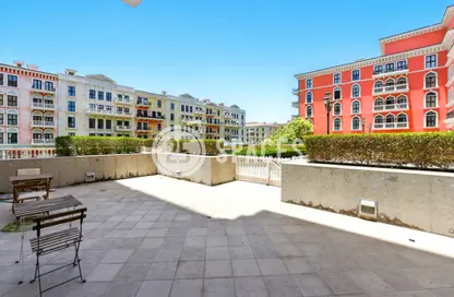 Apartment - 2 Bedrooms - 3 Bathrooms for rent in Carnaval - Qanat Quartier - The Pearl Island - Doha