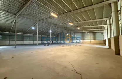 Warehouse - Studio - 2 Bathrooms for rent in East Industrial Street - Birkat Al Awamer - Al Wakra