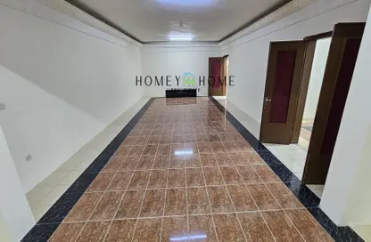 Apartment - 2 Bedrooms - 2 Bathrooms for rent in Bin Omran - Fereej Bin Omran - Doha