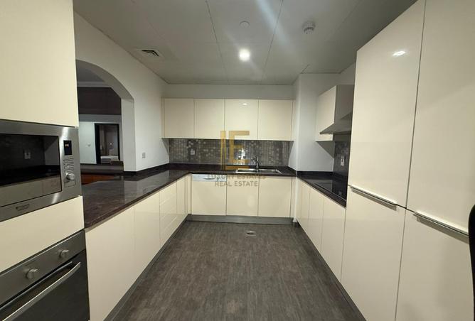 886819 - Property Image 3