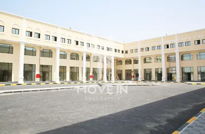 Shop - Studio - 1 Bathroom for rent in Sheikha Houda Compound - Al Gharrafa - Doha