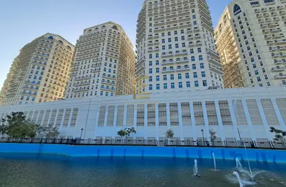 Apartment - 1 Bedroom - 3 Bathrooms for sale in Floresta Gardens - Floresta Gardens - The Pearl Island - Doha
