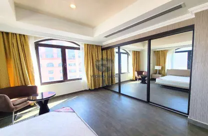 Room / Bedroom image for: Apartment - 2 Bedrooms - 3 Bathrooms for rent in The Pearl Island - Doha, Image 1