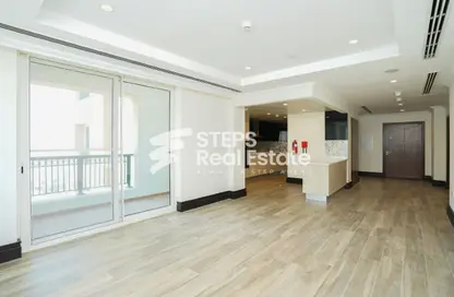 Apartment - 1 Bedroom - 2 Bathrooms for rent in Viva West - Viva Bahriyah - The Pearl Island - Doha