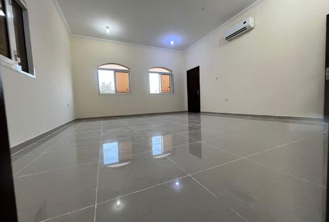 965009 - Property Image 2