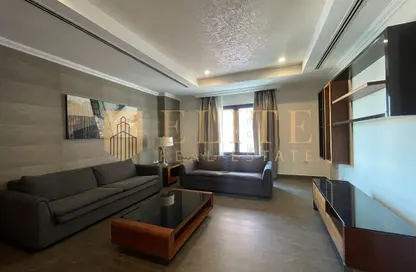 Apartment - 1 Bedroom - 2 Bathrooms for rent in One Porto Arabia - Porto Arabia - The Pearl Island - Doha