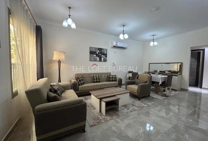 909180 - Property Image 2