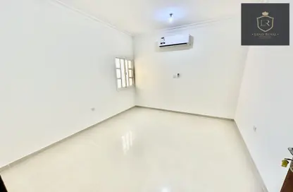 Empty Room image for: Apartment - 3 Bedrooms - 3 Bathrooms for rent in Bin Omran 46 - Fereej Bin Omran - Doha, Image 1