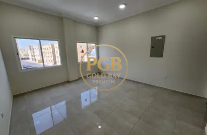 شقة - 2 غرف نوم - 2 حمامات للايجار في 43 المطار القديم - طريق المطار القديم - الدوحة