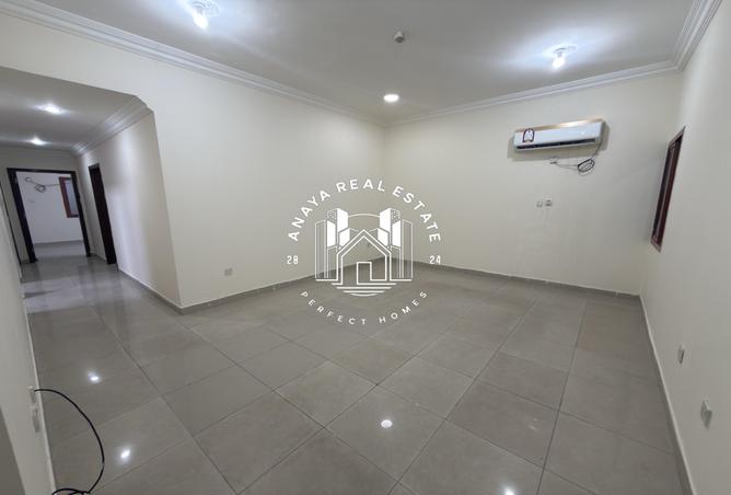 952458 - Property Image 2