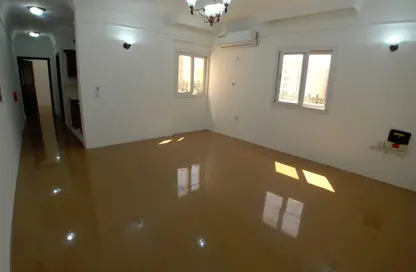 Apartment - 1 Bedroom - 1 Bathroom for rent in Umm Ghwailina Comm - Umm Ghuwalina - Umm Ghuwailina - Doha