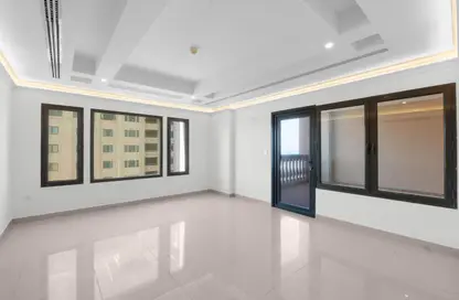 Apartment - 2 Bedrooms - 3 Bathrooms for rent in West Porto Drive - Porto Arabia - The Pearl Island - Doha