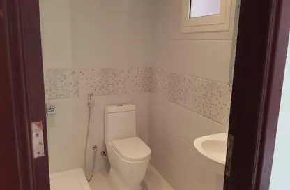 Bathroom image for: Apartment - 2 Bedrooms - 2 Bathrooms for rent in Al Wakra - Al Wakra - Al Wakrah - Al Wakra, Image 1