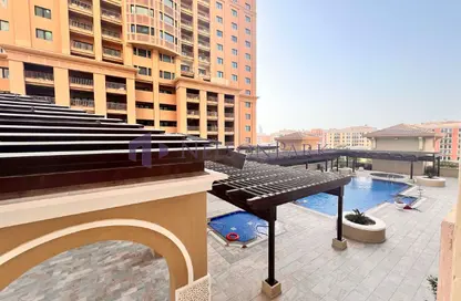 Apartment - 2 Bedrooms - 3 Bathrooms for rent in Porto Arabia - The Pearl Island - Doha