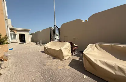 Villa - 6 Bedrooms - 6 Bathrooms for rent in Izghawa - Doha