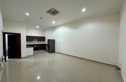مجمع سكني - 2 غرف نوم - 2 حمامات للايجار في شارع  بو هامو - أبو هامور - الدوحة