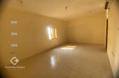 مجمع سكني - 8 غرف نوم - 6 حمامات للايجار في اللقطة - اللقطة - الدوحة