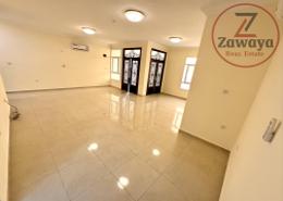 فيلا - 4 غرف نوم - 4 حمامات للكراء في شارع ام السنيم - عين خالد - الدوحة
