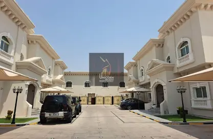 مجمع سكني - 5 غرف نوم - 6 حمامات للايجار في شارع الوعب - الوعب - الدوحة
