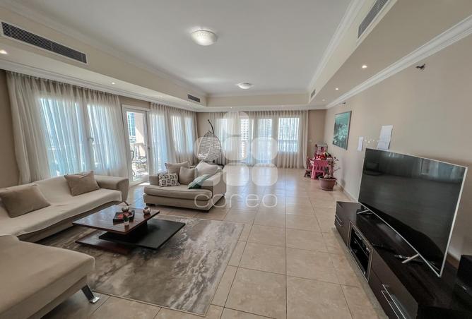 920298 - Property Image 2