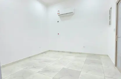 Apartment - Studio - 1 Bathroom for rent in Salwa Road - Al Aziziyah - Doha