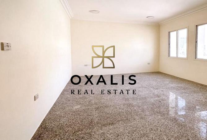 962709 - Property Image 3