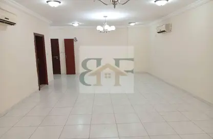 Apartment - 3 Bedrooms - 3 Bathrooms for rent in Al Mansoura - Al Mansoura - Doha