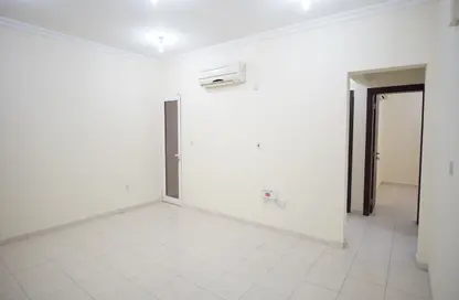 شقة - 2 غرف نوم - 2 حمامات للايجار في شمال مويثر - منطقة مويثر - الدوحة