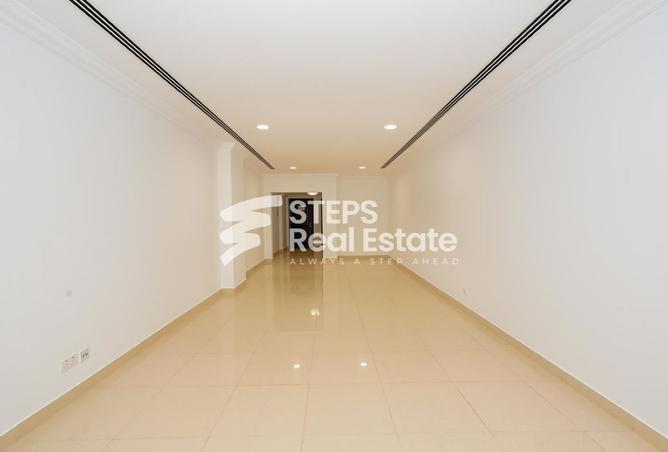 942706 - Property Image 2