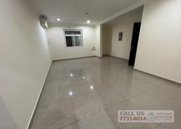 صورةغرفة فارغة لـ: شقة - 1 غرفة نوم - 2 حمامات للكراء في 46 بن عمران - فريج بن عمران - الدوحة, صورة 1