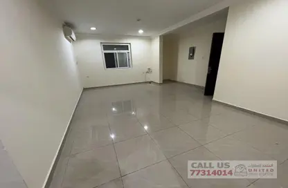 Empty Room image for: Apartment - 1 Bedroom - 2 Bathrooms for rent in Bin Omran 46 - Fereej Bin Omran - Doha, Image 1
