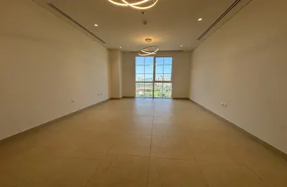Apartment - 2 Bedrooms - 3 Bathrooms for rent in Floresta Gardens - Floresta Gardens - The Pearl Island - Doha
