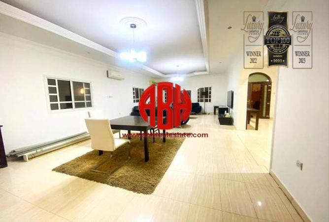 1003092 - Property Image 2