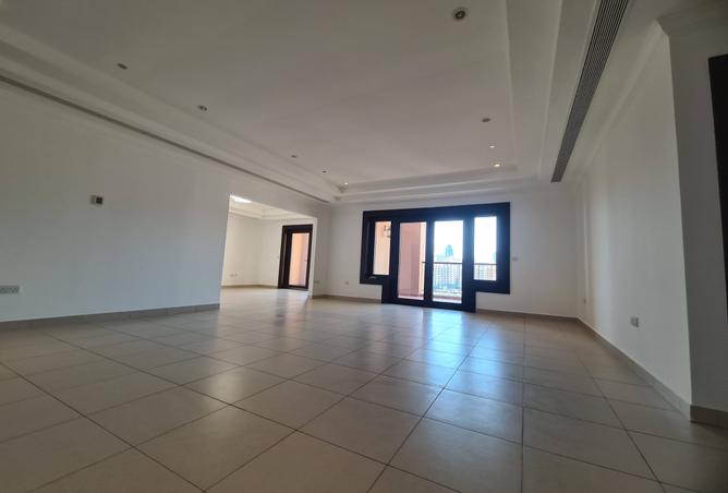 932781 - Property Image 2