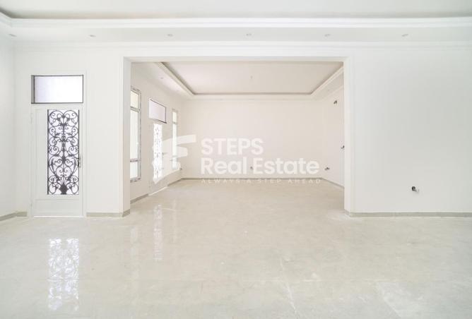 963446 - Property Image 2