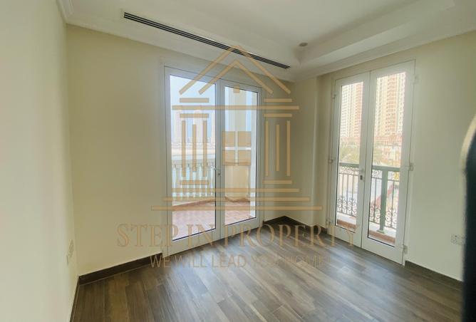 967729 - Property Image 3