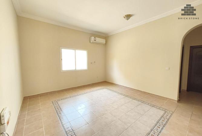 951755 - Property Image 2
