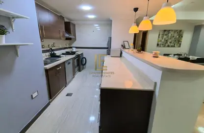 Apartment - 2 Bedrooms - 3 Bathrooms for rent in West Porto Drive - Porto Arabia - The Pearl Island - Doha